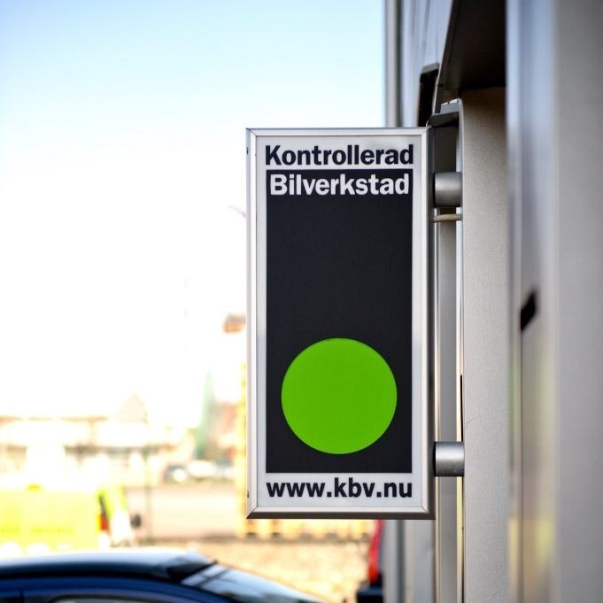 Auto däck & Bilverkstad logo